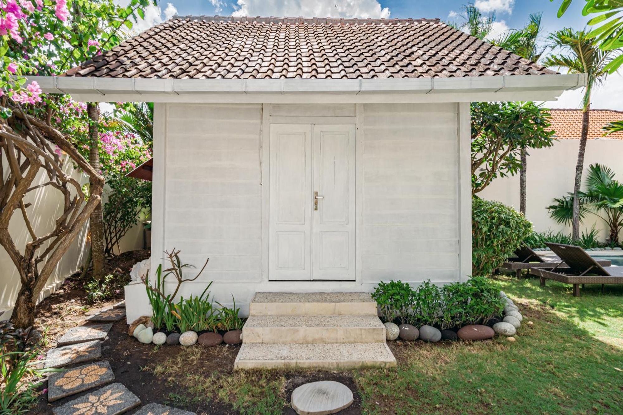 Green Garden Seminyak Villa Exteriör bild